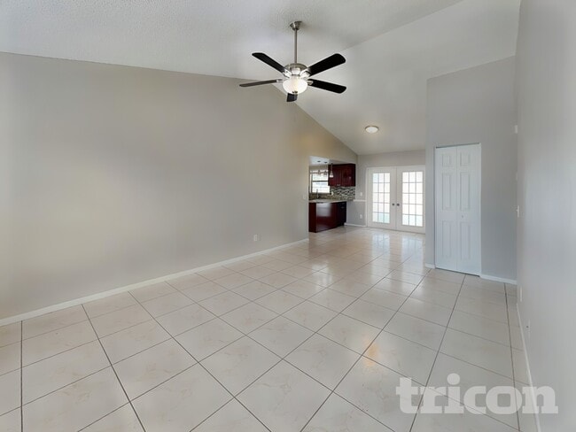 4413 Shadberry Dr in Tampa, FL - Building Photo - Building Photo