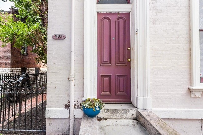 225 Orchard St in Cincinnati, OH - Building Photo - Building Photo