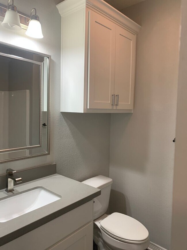 6959 Halter Loop in College Station, TX - Foto de edificio - Building Photo