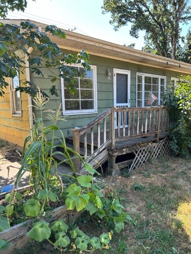 property at 119-121 Speer Ln