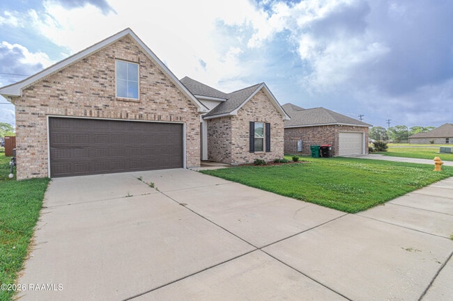 304 Tall Meadows Ln in Lafayette, LA - Building Photo - Building Photo