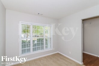 1055 Westmoreland Ln NE in Lawrenceville, GA - Building Photo - Building Photo