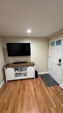 185 Lake Shore Dr, Unit Apt in Mahopac, NY - Building Photo - Building Photo