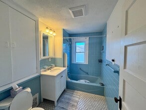 5 Gorham Rd, Unit 2 in Medford, MA - Building Photo - Building Photo