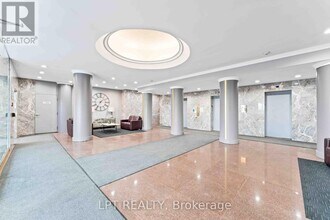 545 St. Laurent Blvd in Ottawa, ON - Building Photo - Building Photo