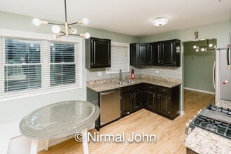 30 Monterey Dr in Vernon Hills, IL - Building Photo - Building Photo