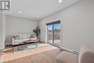 76 Hamilton St in Goderich, ON - Building Photo - Building Photo