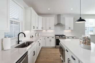 1244 Trisail Ter in Wilmington, NC - Building Photo - Building Photo