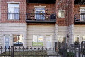 1329 W Loyola Ave in Chicago, IL - Building Photo - Building Photo
