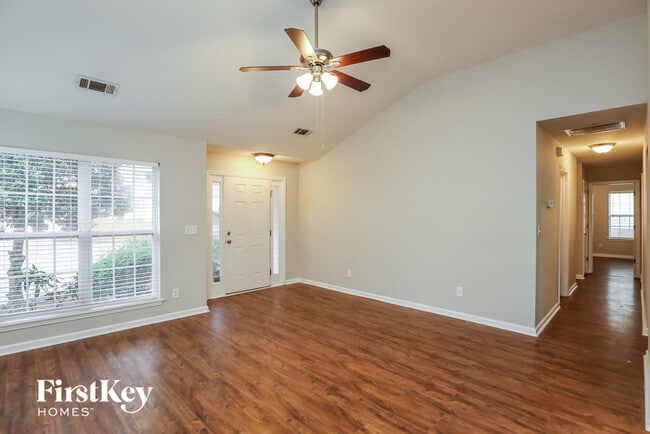 900 Charleston Ct in Gainesville, GA - Building Photo - Building Photo