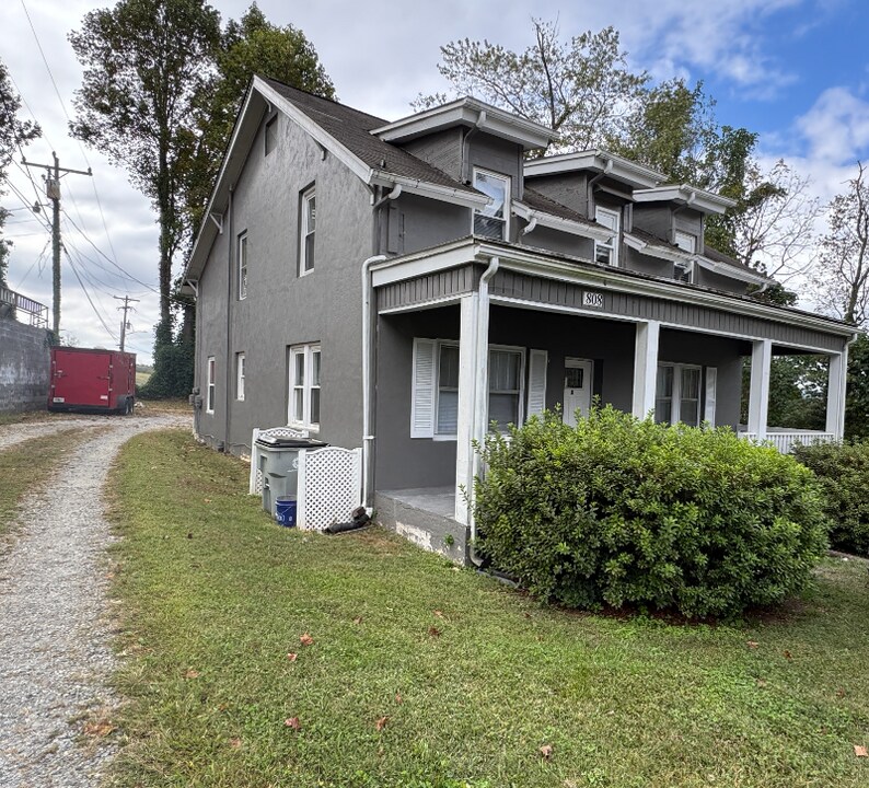 808 Harrisburg Dr SW in Lenoir, NC - Building Photo