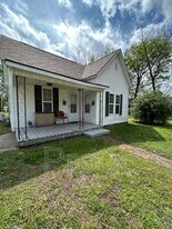 105 W Jefferson St in Pittsburg, KS - Building Photo