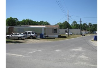 Isle of View Mobile Home Park in Panama City Beach, FL - Building Photo - Building Photo