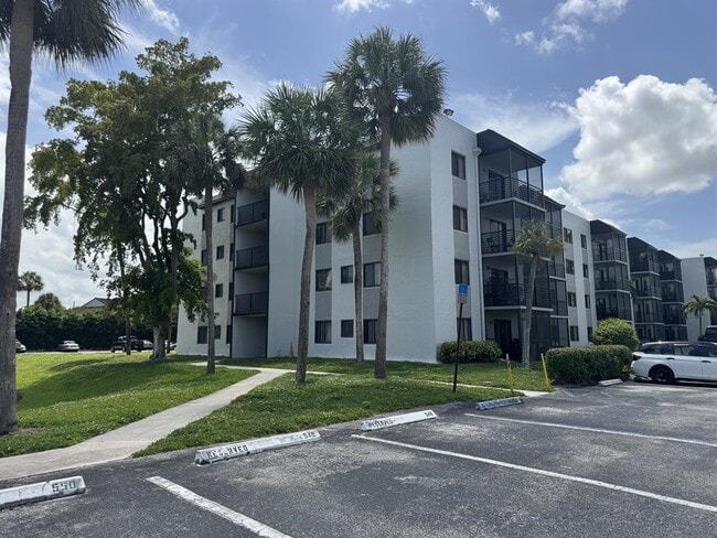 3710 N Pine Island Rd, Unit 122, Unit 122