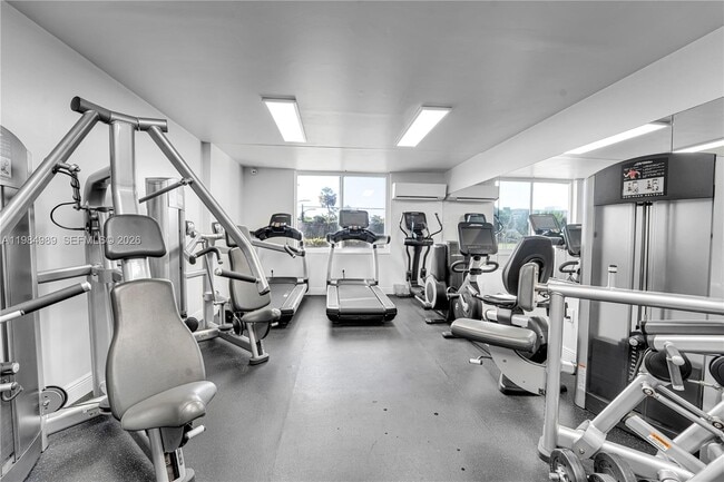 property at 919 Hillcrest Dr