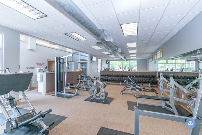 Chateau At Holmes Lake in Lincoln, NE - Foto de edificio - Building Photo