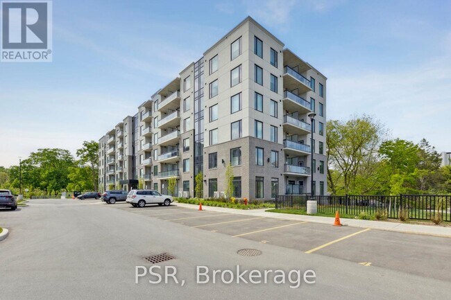 103-103 Roger St in Waterloo, ON - Building Photo - Building Photo