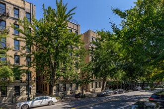 223-227 Central Park N in New York, NY - Building Photo - Primary Photo