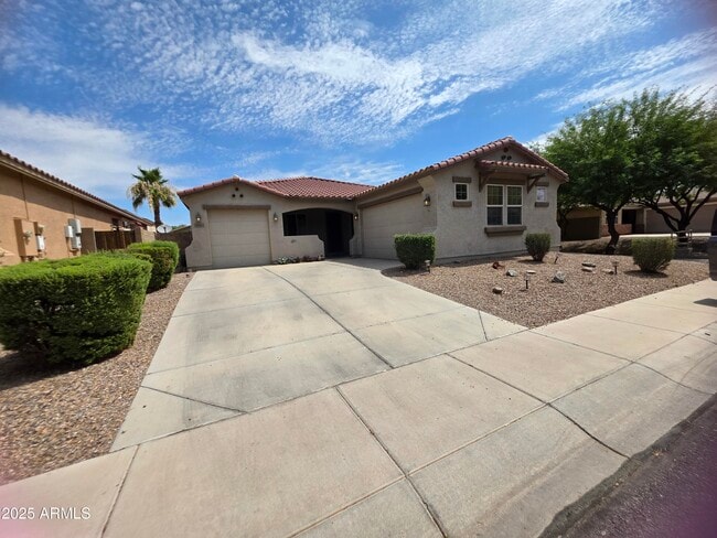 42432 W Almira Dr in Maricopa, AZ - Building Photo - Building Photo
