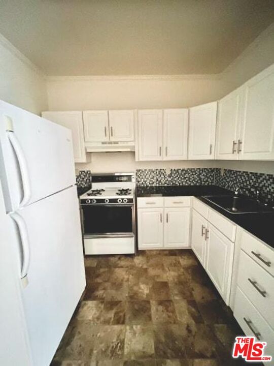1735 N Gramercy Pl-Unit -104 in Los Angeles, CA - Building Photo - Building Photo