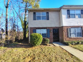 16 Duiguid Dr in Lynchburg, VA - Building Photo