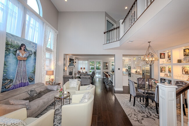 4623 Da Vinci St in San Diego, CA - Foto de edificio - Building Photo