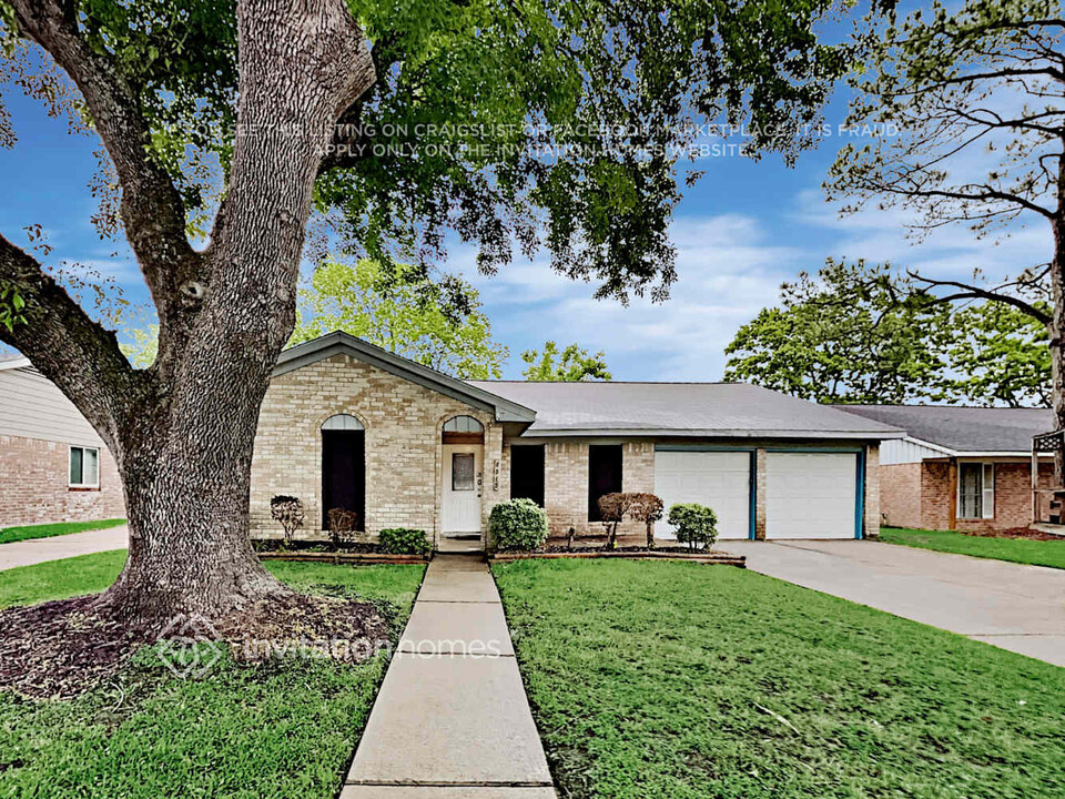 8515 Bandridge Rd in La Porte, TX - Building Photo