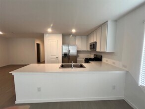 25649 Rose Creek Dr in Cleveland, TX - Building Photo - Building Photo