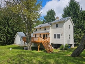 9 Blythelea Rd in Monroe, NY - Foto de edificio - Building Photo