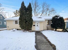 973 Bidwell St in St. Paul, MN - Building Photo