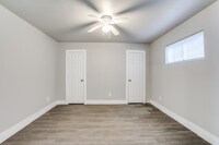 6518 Weston St photo'