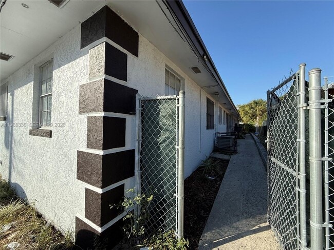 817 5th St in West Palm Beach, FL - Building Photo - Building Photo