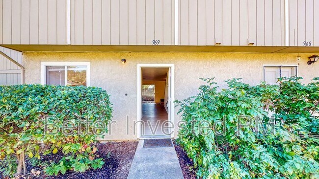 969 Marlene St in Ukiah, CA - Building Photo - Building Photo