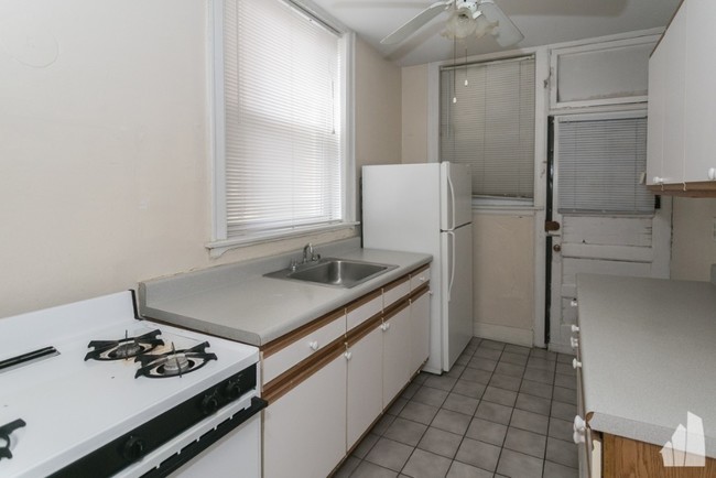 5208 N Damen Ave in Chicago, IL - Building Photo - Building Photo