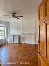 320 Warren St in Hudson, NY - Building Photo - Building Photo