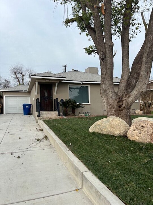 2512 Edwards Ave in Bakersfield, CA - Building Photo