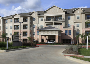 Magnolia Place Senior Apartments in Houston, TX - Foto de edificio - Building Photo