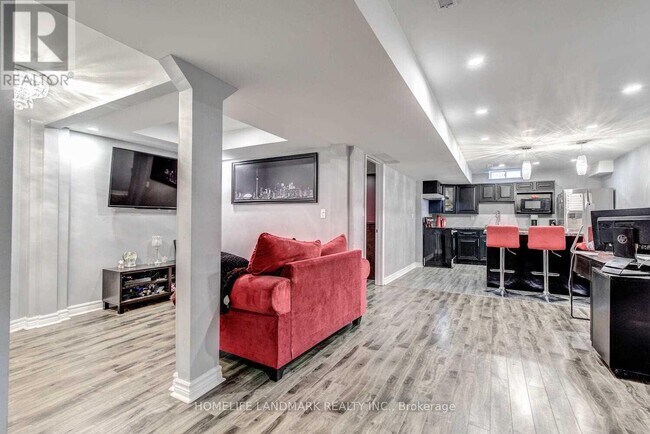 134 Ascalon Dr in Vaughan, ON - Building Photo - Building Photo