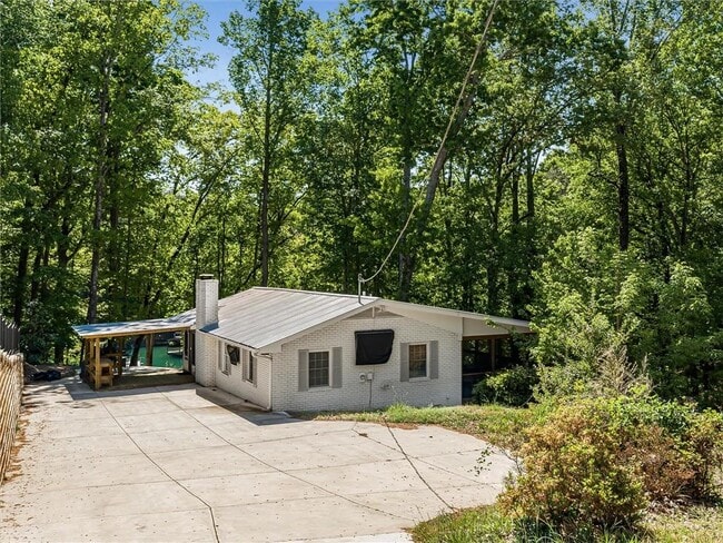 6265 Lakeview Dr in Buford, GA - Building Photo - Building Photo