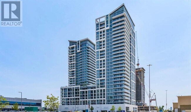 8960 Jane St in Vaughan, ON - Building Photo - Building Photo