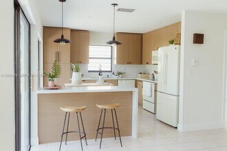9400 SW 103rd Ave in Miami, FL - Building Photo - Building Photo