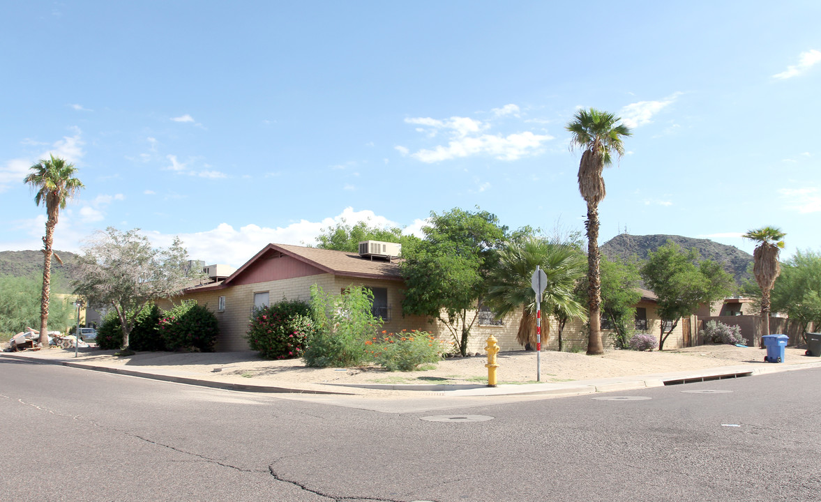 Cheryl Manor in Phoenix, AZ - Building Photo