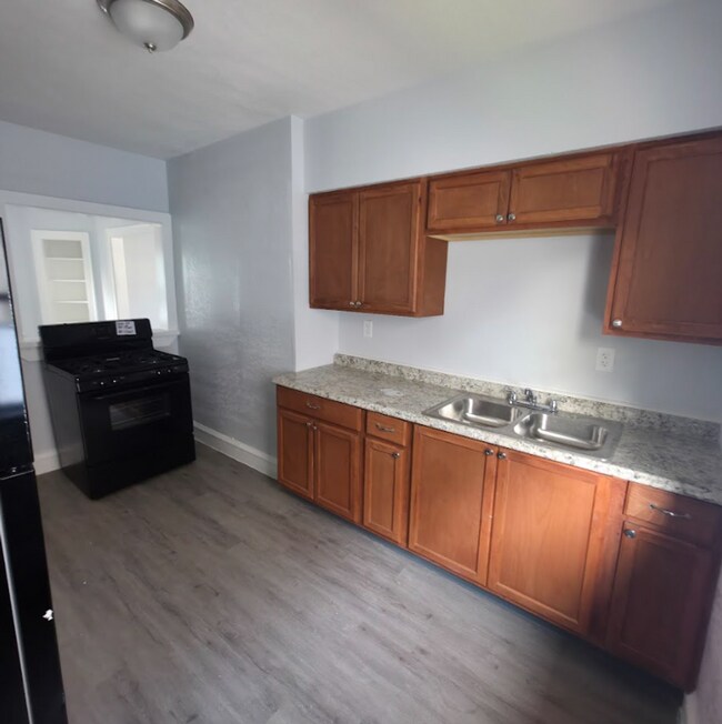 3294 E 146th St in Cleveland, OH - Building Photo - Building Photo