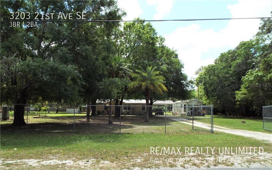 3203 21st Ave SE in Ruskin, FL - Foto de edificio