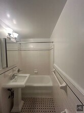 Christopher Street, Unit 2N in New York, NY - Foto de edificio - Building Photo