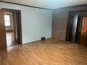 866 Dabney Dr in Henderson, NC - Building Photo - Building Photo