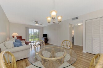 102 Capri Isles Blvd in Venice, FL - Building Photo - Building Photo