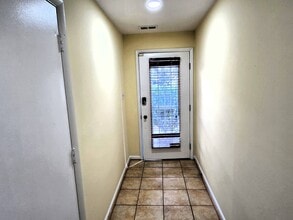 2033 N Cameron St in Arlington, VA - Building Photo - Building Photo