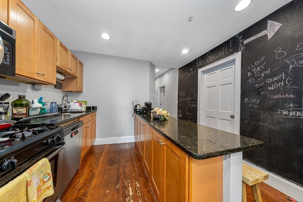 16 Sewall St, Unit #3 in Boston, MA - Building Photo