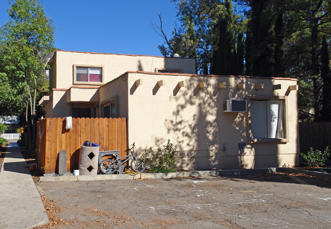 503 E Aliso St in Ojai, CA - Building Photo - Building Photo